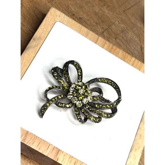 Vintage Rhinestone Bow Brooch Pin With Yellow & Clear Crystals - Picture 8 of 8
